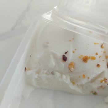 Aldığım Dondurmadan Plastik Parça Çıktı Sağlığım Tehlikeye Girdi