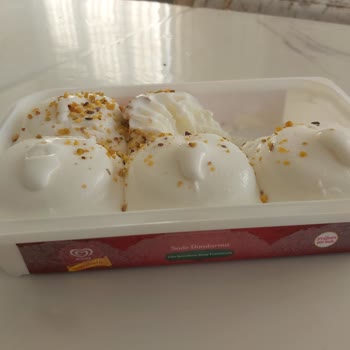 Aldığım Dondurmadan Plastik Parça Çıktı Sağlığım Tehlikeye Girdi