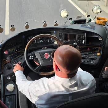 Yolculukta Şoför Ve Muavinden Sigara Ve Tehdit Mağduriyeti