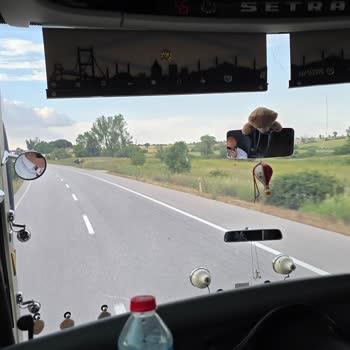 Yolculukta Şoför Ve Muavinden Sigara Ve Tehdit Mağduriyeti