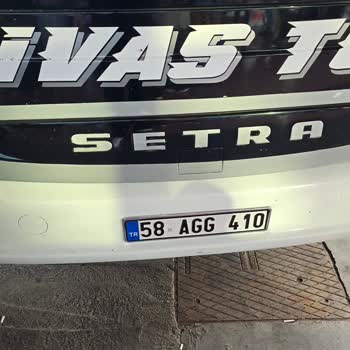 Yolculukta Şoför Ve Muavinden Sigara Ve Tehdit Mağduriyeti