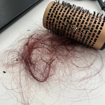 Avon Fön Tarağı Saçımı Yaktı Ve Eriyen Plastik Saçıma Yapıştı