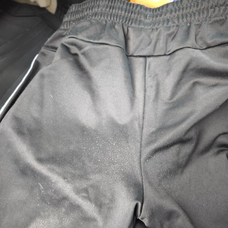 Adidas Eşofman Tüylenme Sorunu Ve Mağaza İlgisizliği