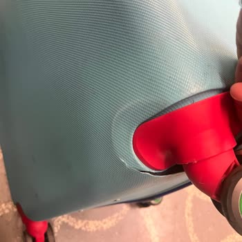 Benetton Valiz Kısa Sürede Kırıldı, Garanti Talebim Karşılanmalı