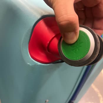 Benetton Valiz Kısa Sürede Kırıldı, Garanti Talebim Karşılanmalı