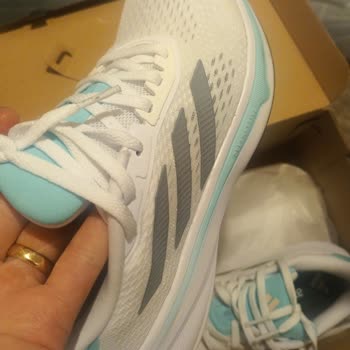 Adidas Mağazası İle İnternet Fiyatları Arasındaki Büyük Fark Hayal Kırıklığı Yarattı!