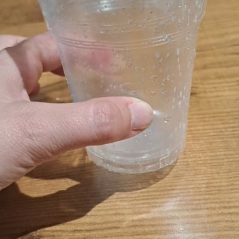 Kötü Servis, Soğuk Yemek Ve Hijyen Sorunları!