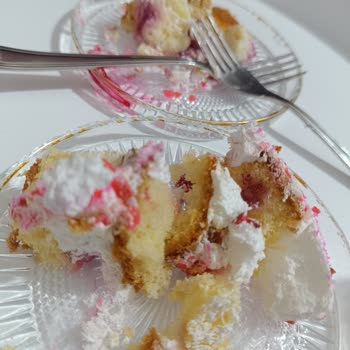 Bayat Pasta Ve Yetersiz Müşteri Hizmetleri