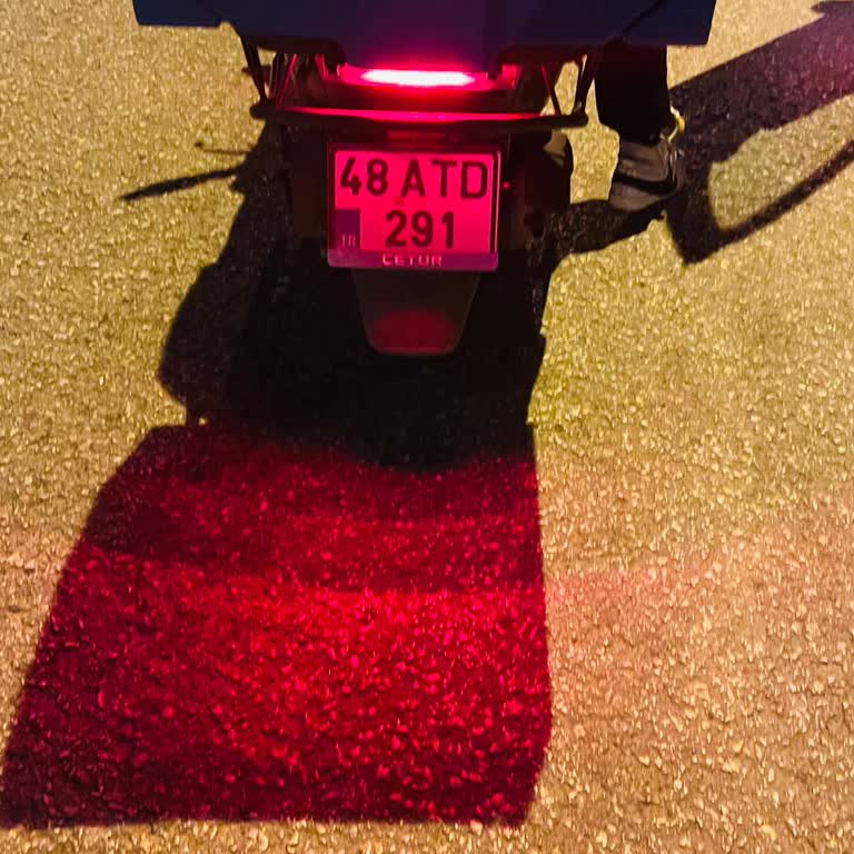 Domino's Pizza Kuryelerinin Güvenlik Kurallarına Uymaması Ve Tehlikeli Davranışları