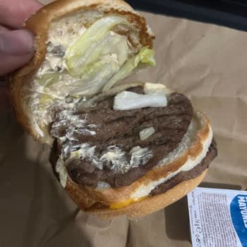 Burger King'den Küçük Ve Yetersiz Big King Hayal Kırıklığı