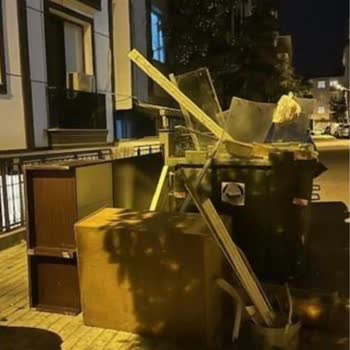 Avcılar'da Kapalı Çöp Konteyneri Eksikliği Hijyen Sorunu Yaratıyor
