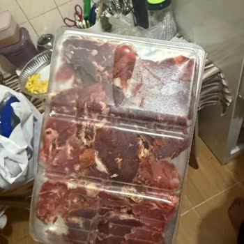 Sipariş Edilen Pastırmanın Çemenli Ve Parçalanmış Gelmesi Hayal Kırıklığı Yarattı