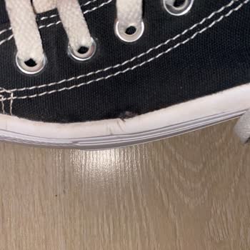 Kısa Sürede Patlayan Converse Ayakkabı İçin İki Kez Ret Cevabı Aldım, Mağdur Oldum