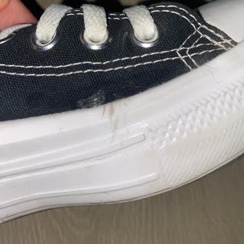 Kısa Sürede Patlayan Converse Ayakkabı İçin İki Kez Ret Cevabı Aldım, Mağdur Oldum