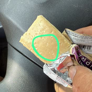 Protein Bar Ürünü İçerisinden Yabancı Madde Çıkması