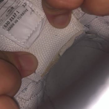 Çocuğumun Ayakkabısındaki Üretim Hatası Defalarca Reddedildi, Mağduriyetimiz Giderilmiyor