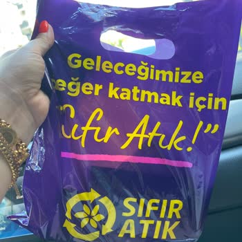 Mağazada Poşet Eksikliği Ve Personel Tutumu Hayal Kırıklığı Yarattı