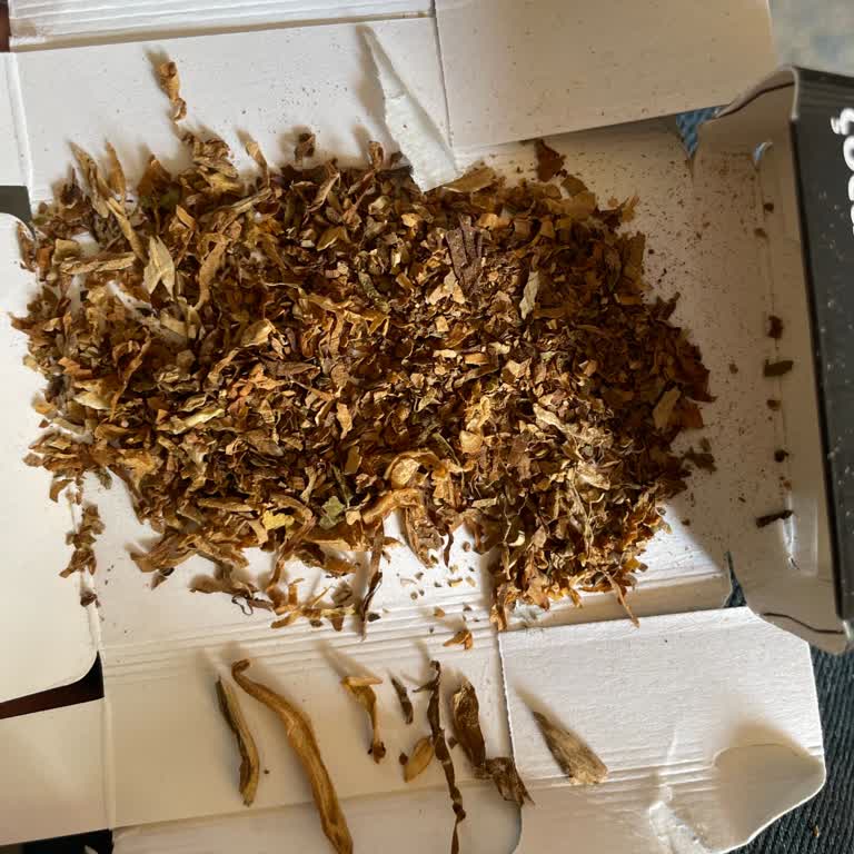 Parliament Night Blue'da Kalitesiz Tütün Ve Yabancı Maddeler Sorunu