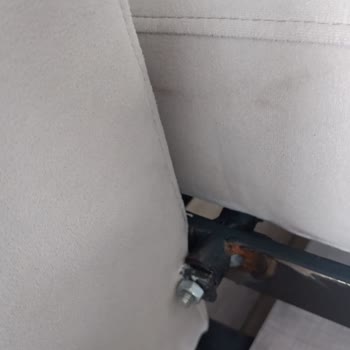 Hasarlı Ve Kirli Koltuk Teslimatı Sonrası İletişim Sorunu Yaşadım