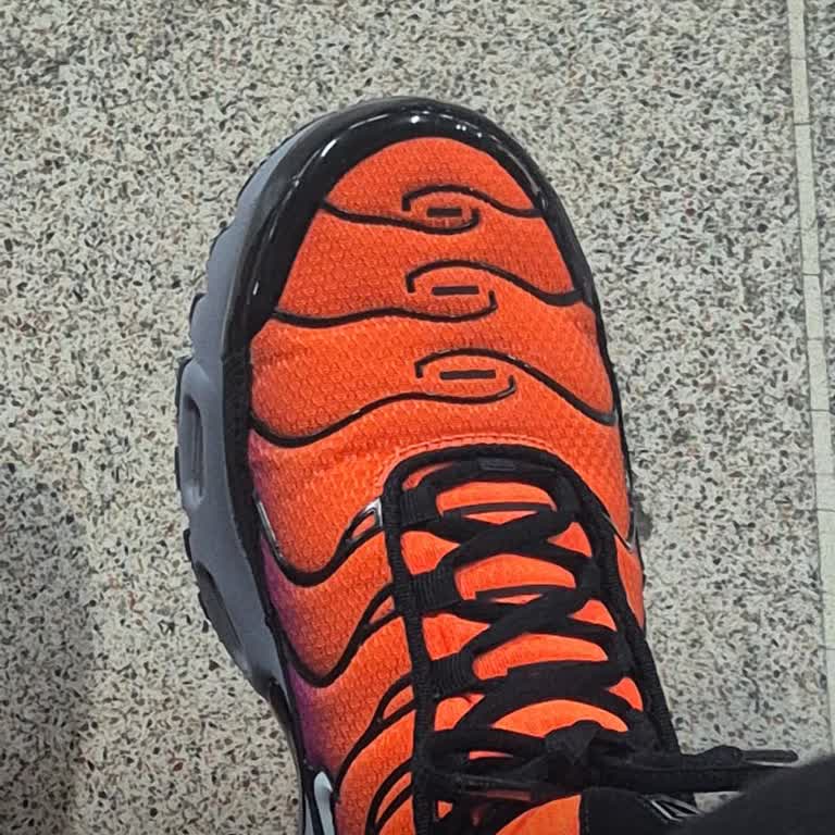 8000 TL'lik Ayakkabıda Kırılma Ve Kötü Koku Şoku!