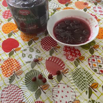 Vişne Reçelinde Çekirdek Tehlikesi Ve Uyarı Eksikliği