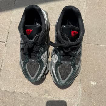 Kısa Sürede Renk Değişimi Ve Yırtılan Ayakkabı İçin İade Talebi