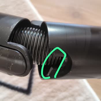 Aynı Yerden İki Kez Kırılan Süpürge Ve Çözümsüz Servis Mağduriyeti