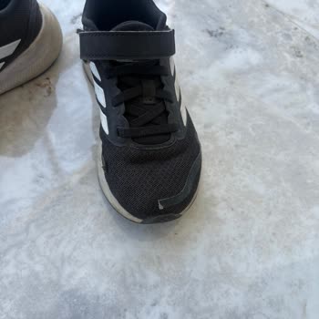 Adidas Ayakkabının Kısa Sürede Yıpranması Ve Değişim Talebinin Reddedilmesi