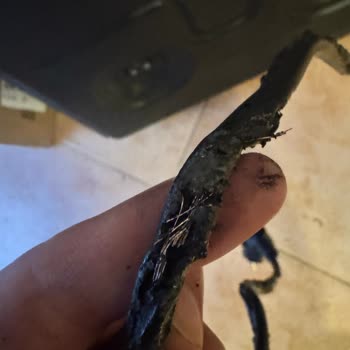 Kumtel Ocak Kablo Arızası Nedeniyle Güvenlik Riski Ve Mağduriyet