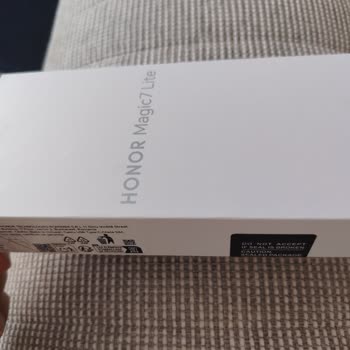 Sıfır Kutulu Telefon Çizik Çıktı, Teşhir Ürün Şüphesi Yaşadım