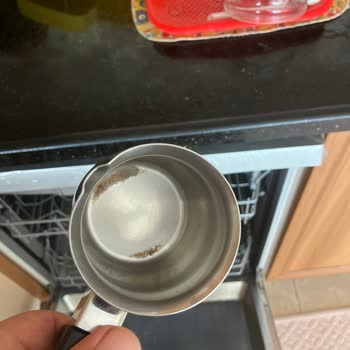 Premium Bulaşık Deterjanı Bulaşıkları Lekeli Bırakıyor