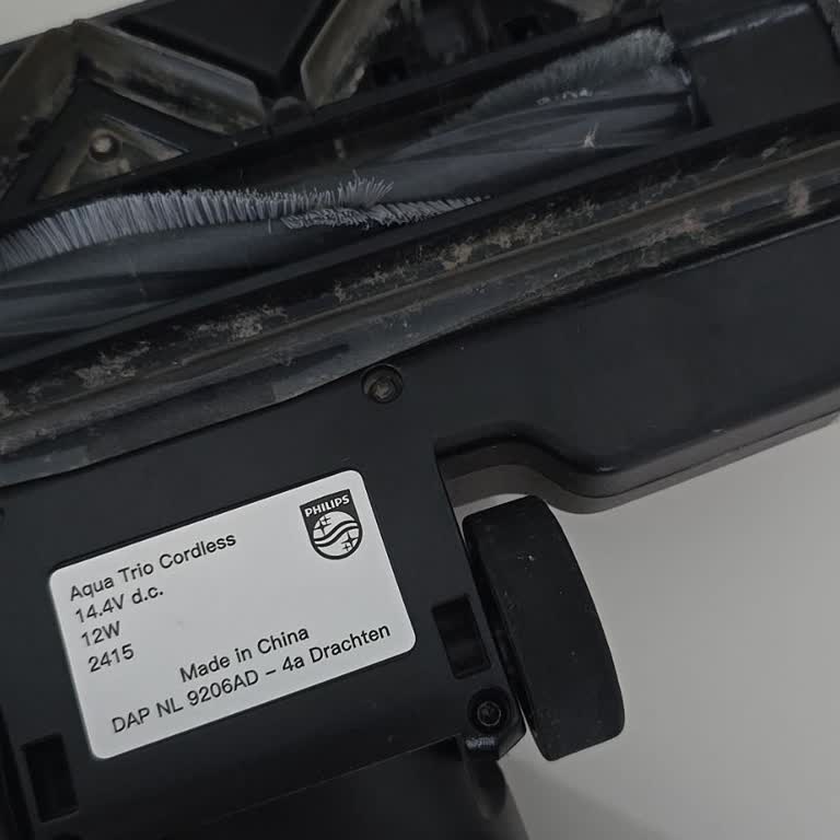 Philips Aqua Trio 9000 Süpürge Başlık Tekerleği Kırıldı, Destek Alamıyorum