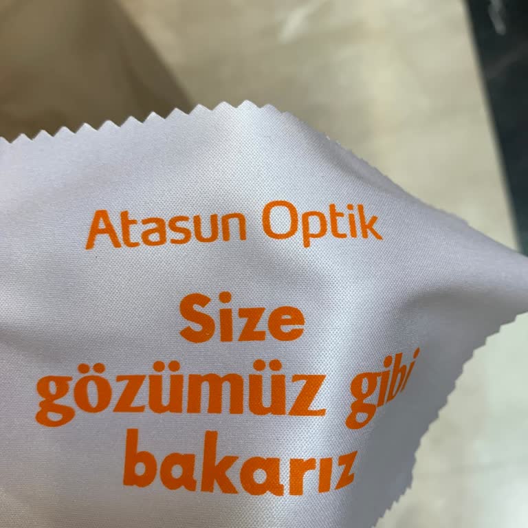 Rayban Gözlük Kutusundaki Bez Eksik Ve Kalitesiz Çıktı