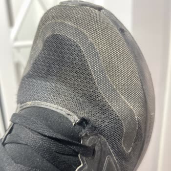 Aldığım Spor Ayakkabı 3 Ayda Yırtıldı Mağaza Yardımcı Olmadı