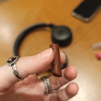 Kiko Mağazasından Aldığım Ruj İkinci Kullanımda Yerinden Çıktı