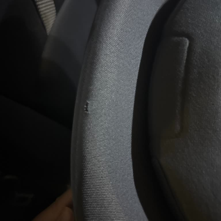 Aldığım Oto Koltuğu Delik Çıktı Mağaza Çözüm Sunmadı