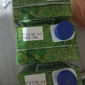 Aldığım Sütlerde Parçacık Çıktı Market İade Almadı