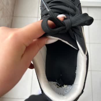 Aldığım Ayakkabıların Tabanı Kısa Sürede Çöktü, Müşteri Desteği Yetersiz Kaldı