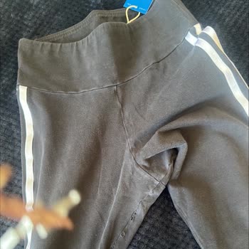 Adidas Sipariş Edilen Taytın Renk Ve Kalite Sorunu