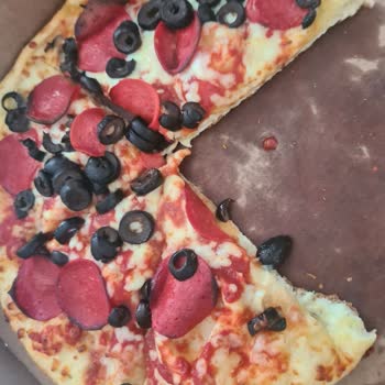 Domino's Pizza Pan Pizza Beklentimi Karşılamadı, Malzeme Ve Pişirme Sorunları Yaşadım