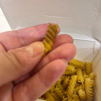 Barilla Makarna Paketinden Şaşırtan Yabancı Madde!