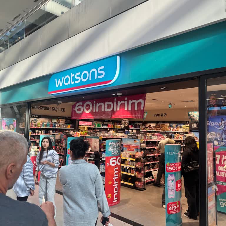 Watsons Mağazasında Saygısız Ve İlgisiz Çalışan