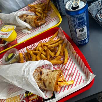 Aldığım Menüde Bayat Ürünler Ve Kötü Hizmet Deneyimi