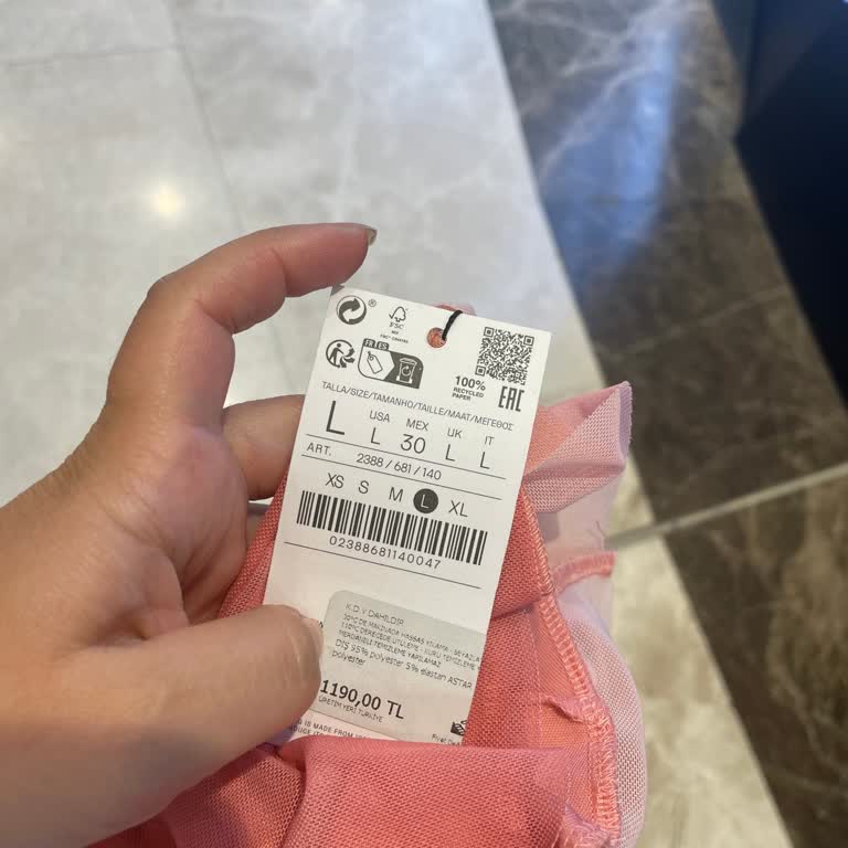 Stradivarius Mağazasında Esnek Olmayan İade Politikası Ve Müşteri Memnuniyetsizliği