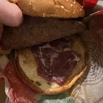 Vegan Menüde Et Çıkması Ve İlgisizlik Şoku