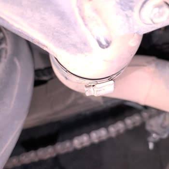 Bajaj Serviste Orijinal Parçam Yan Sanayiyle Değiştirildi