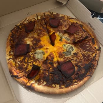 Migros'ta Fırın Kullanımı Yüzünden Pizzalar Sürekli Yanıyor