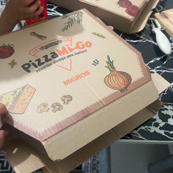 Migros'ta Fırın Kullanımı Yüzünden Pizzalar Sürekli Yanıyor