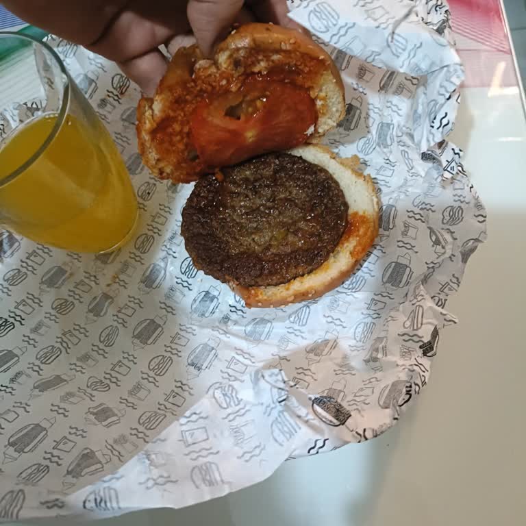Packet Burger Siparişin Görsel İle Alakasız Gelmesi Hayal Kırıklığı Yaşattı