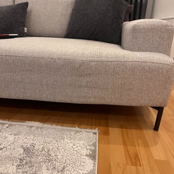 Kusurlu Koltuk Takımı Ve Yetersiz Servis Hizmeti
